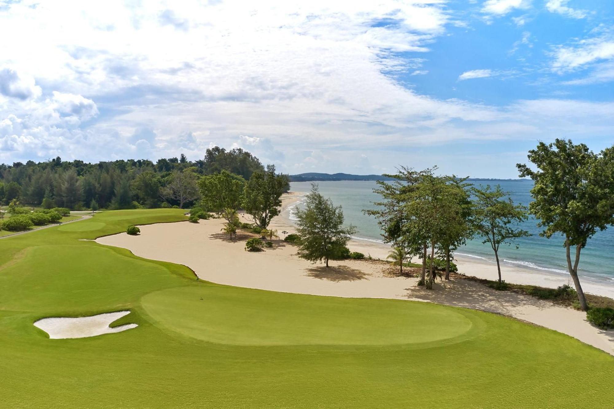 더 웨스틴 데사루 코스트 리조트 외부 사진 The 18th green at the Straits Course
